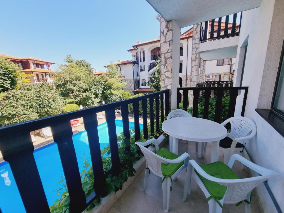 Kambani Bells Apart Complex Sveti Vlas Bagian luar foto
