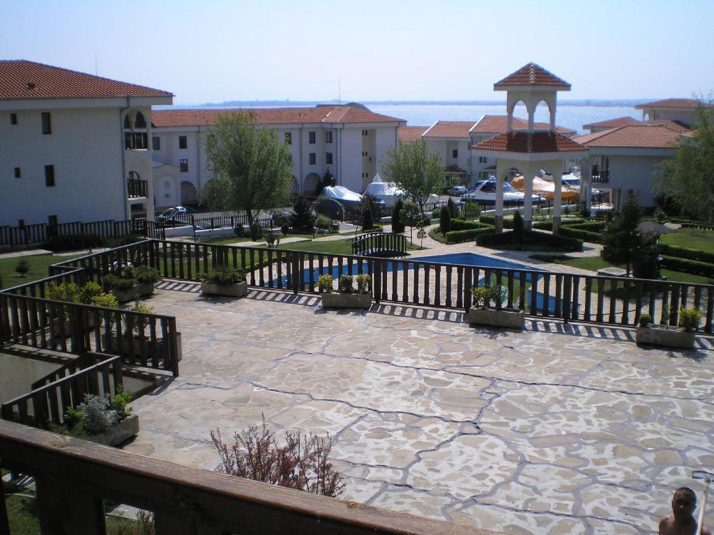 Kambani Bells Apart Complex Sveti Vlas Bagian luar foto