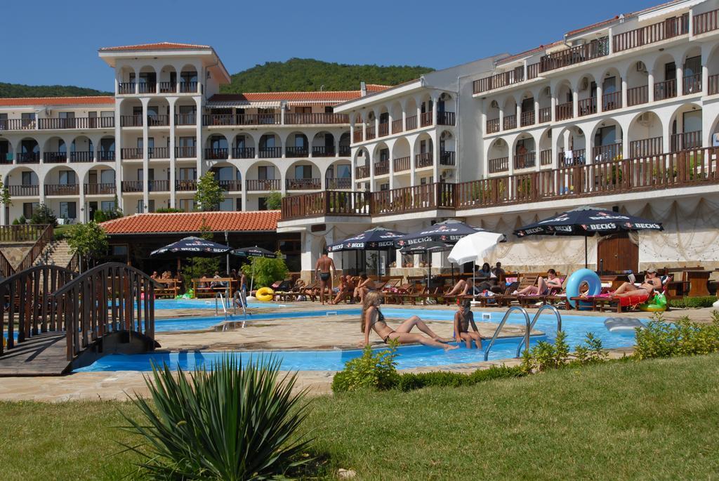 Kambani Bells Apart Complex Sveti Vlas Bagian luar foto