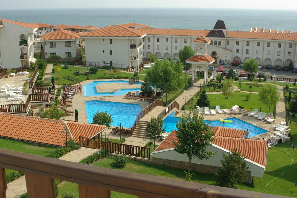Kambani Bells Apart Complex Sveti Vlas Bagian luar foto